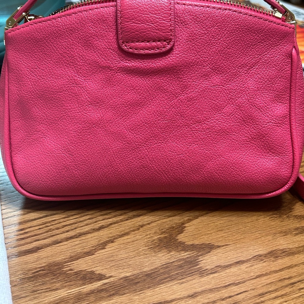 Talbots Pink Leather Shoulder Bag EUC
Approx 9”X 6” x 2 1/2” - Picture 9 of 10